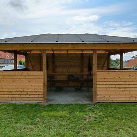 Stoberiet Hostel Svendborg Luaran gambar A wooden gazebo