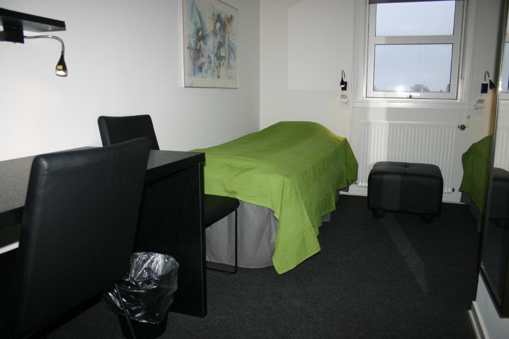 Stoberiet Hostel Svendborg Luaran gambar A treatment room at a medical practice