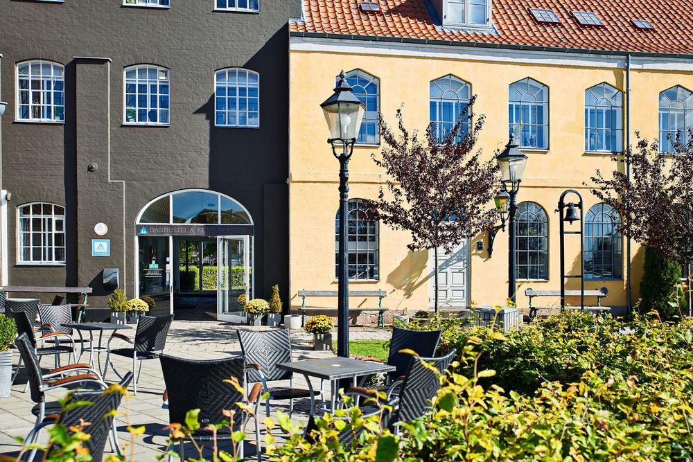 Stoberiet Hostel Svendborg Luaran gambar The former town hall of Sønderborg