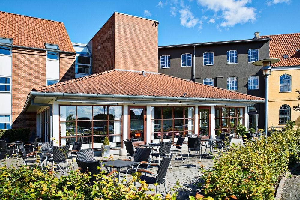 Stoberiet Hostel Svendborg Luaran gambar The University of Copenhagen's main library