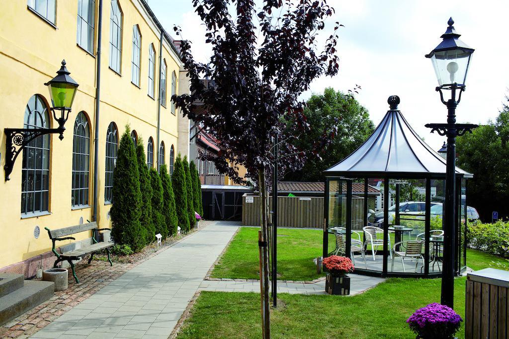 Stoberiet Hostel Svendborg Luaran gambar The courtyard of the former school